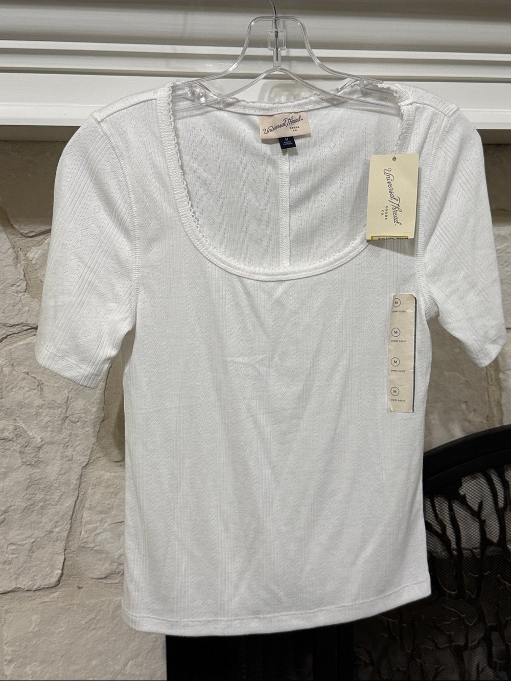 Universal Thread White Scoop Neck Short Sleeve Tee